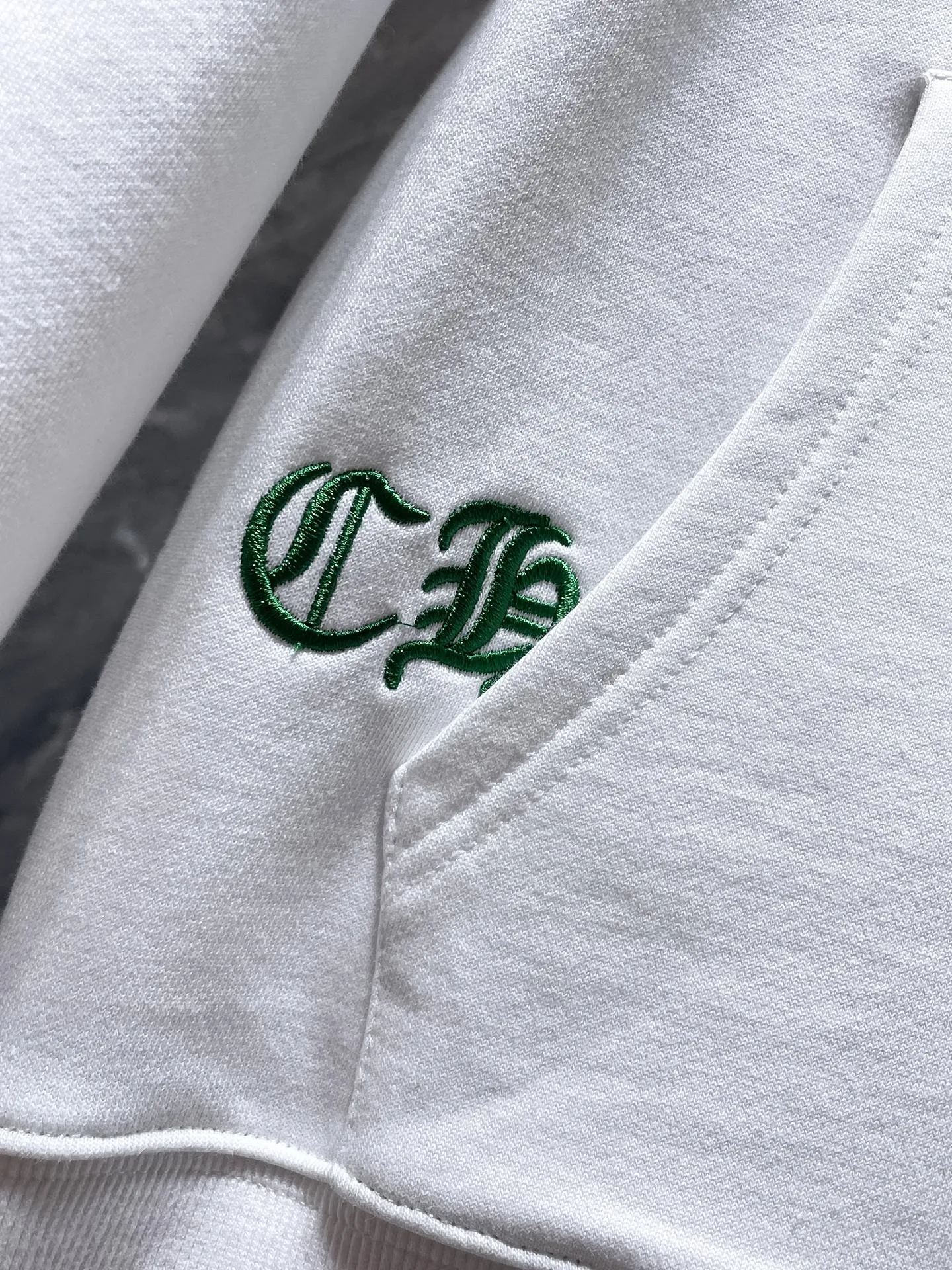 P276 Chrome Hearts Autumn and Winter 2025 Counter Synchronization Horseshoe Cross Handmade Three-dimensional Custom Patched Embroidery Hooded Sweatshirt Heavy Embroidery! ! ! Tens of thousands of needles! ! Improved customized version of 1:1 high-gram weight high-quality fabric Recommended color: white black code number: S, M, L, XL